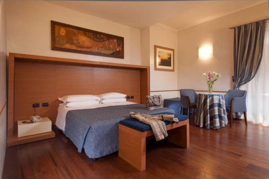 Piemonte 3* Roma